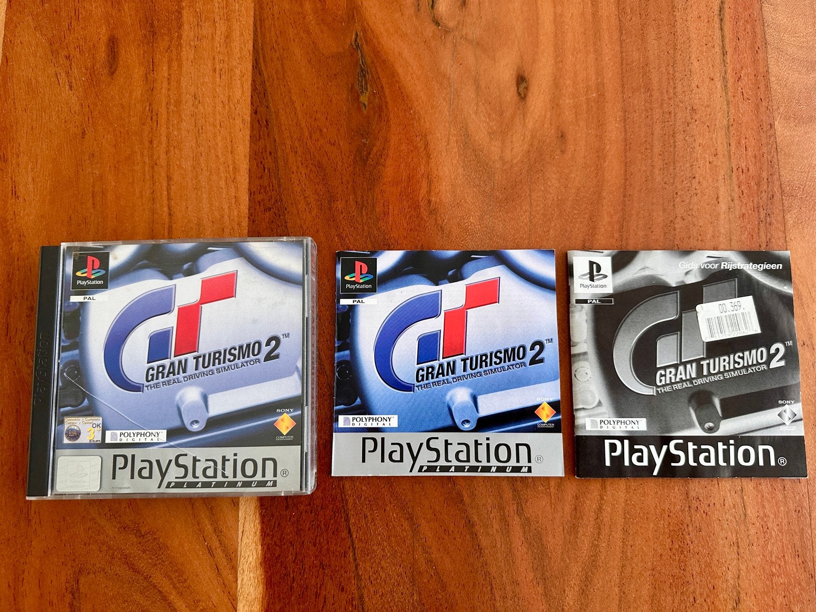 Gran Turismo 2 (Platinum) PS1 - Compleet met boekjes, Spelcomputers en Games, Gebruikt, 1 speler, Racen en Vliegen, Ophalen of Verzenden