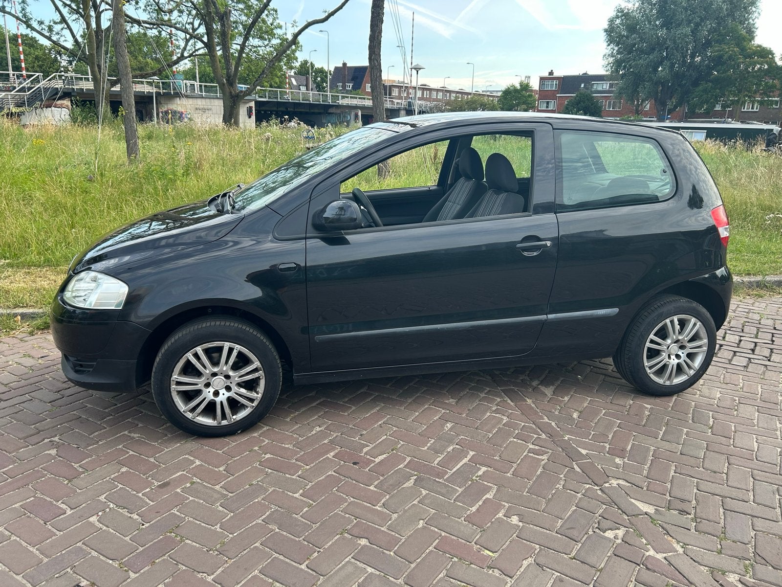Volkswagen Fox 1.4 55KW 2005 Zwart, Auto's, Volkswagen, Voorwielaandrijving, 15 km/l, 4 cilinders, 4 stoelen