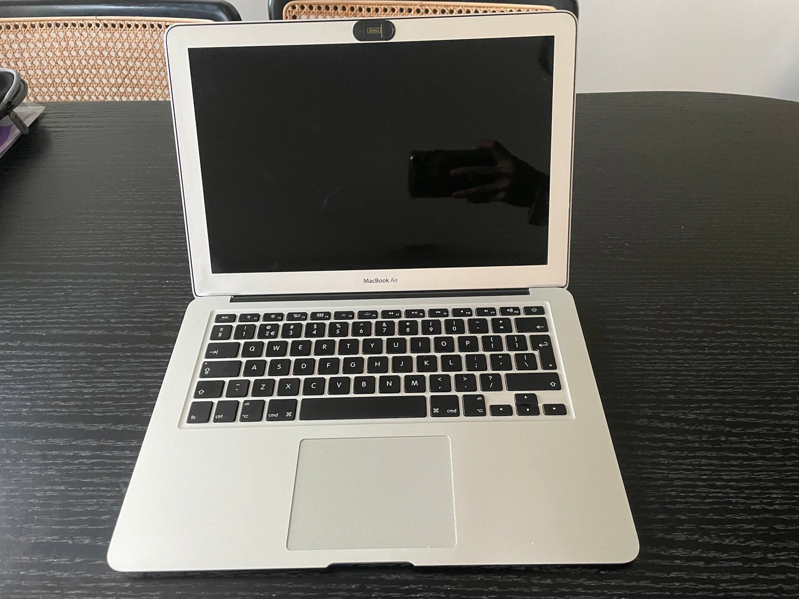 Macbook air mat accessoires (nieuwe batterij!), Computers en Software, 13 inch, Minder dan 2 Ghz, Ophalen of Verzenden, Zo goed als nieuw