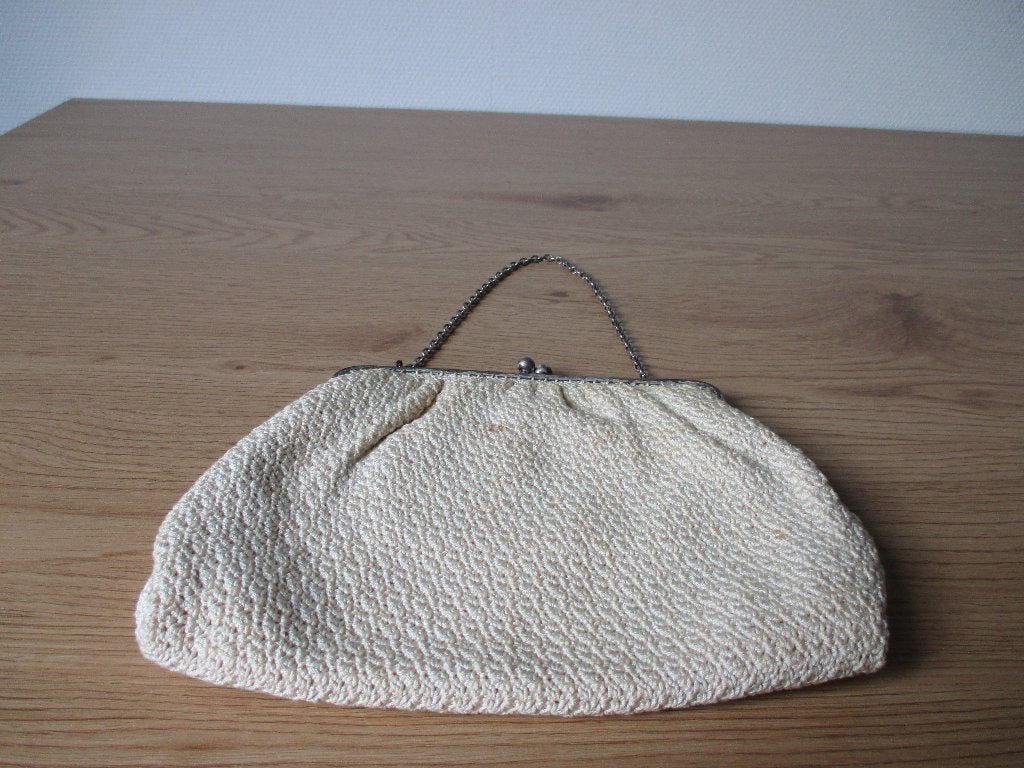 ANTIEK WIT/ CREMEKLEURIGE  BEUGELTAS, Antiek en Kunst, Ophalen of Verzenden, Dames, Onbekend