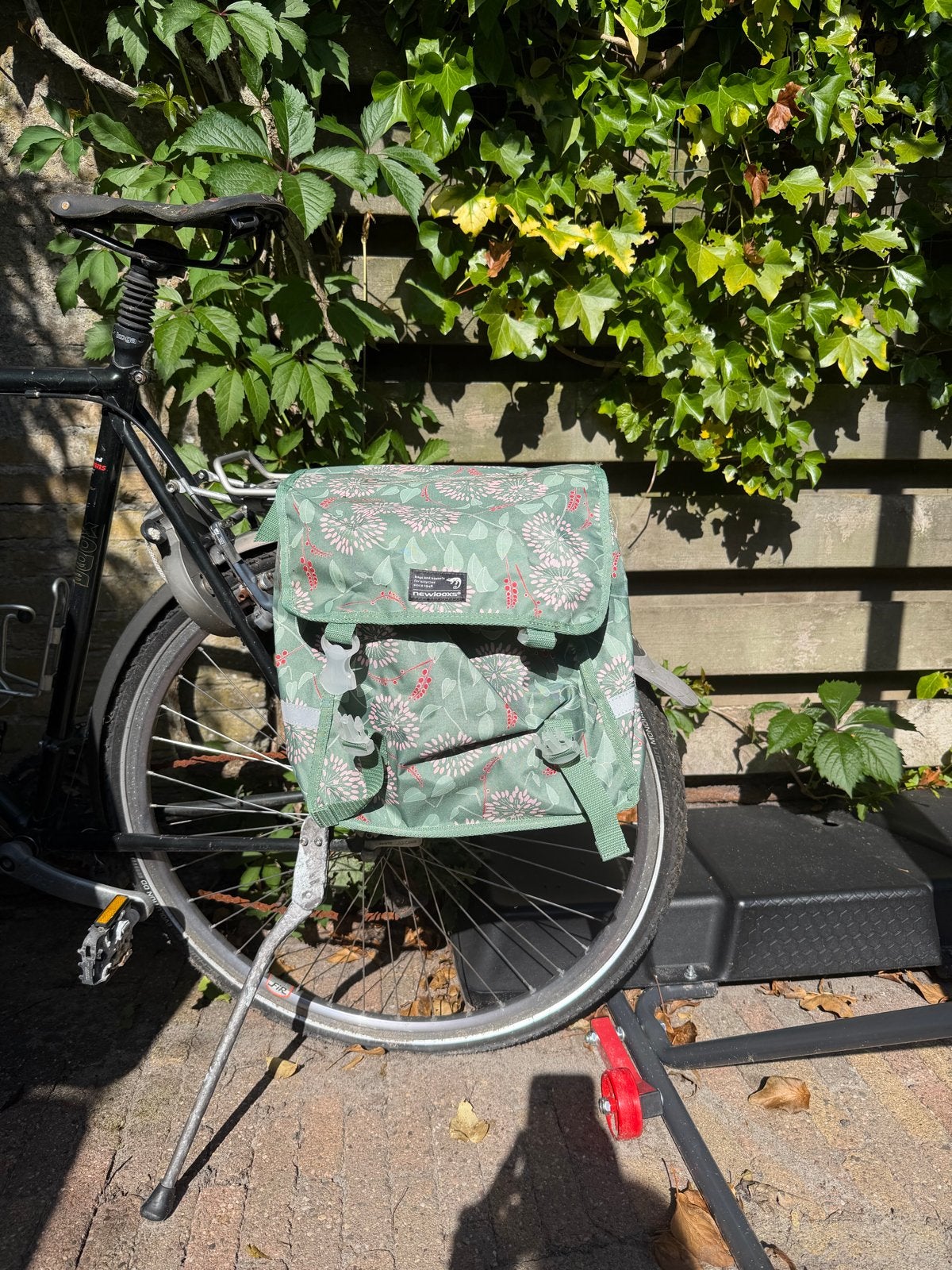New Looxs Fietstas - Groen met Bloemenprint, Fietsen en Brommers, Fietsaccessoires | Fietstassen, Ophalen of Verzenden, Gebruikt