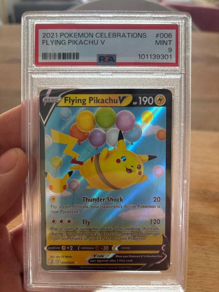 Flying Pikachu, Ophalen of Verzenden, Zo goed als nieuw