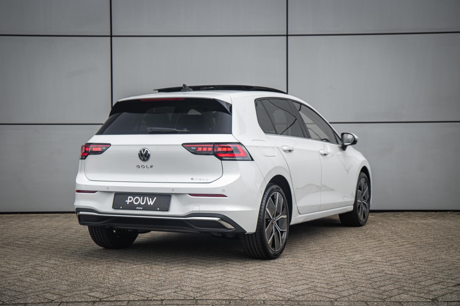 Volkswagen Golf 1.5 eHybrid 204pk DSG Style Edition | Panora, Auto's, Volkswagen, 12 maanden, Stof, 1498 cc, 4 cilinders