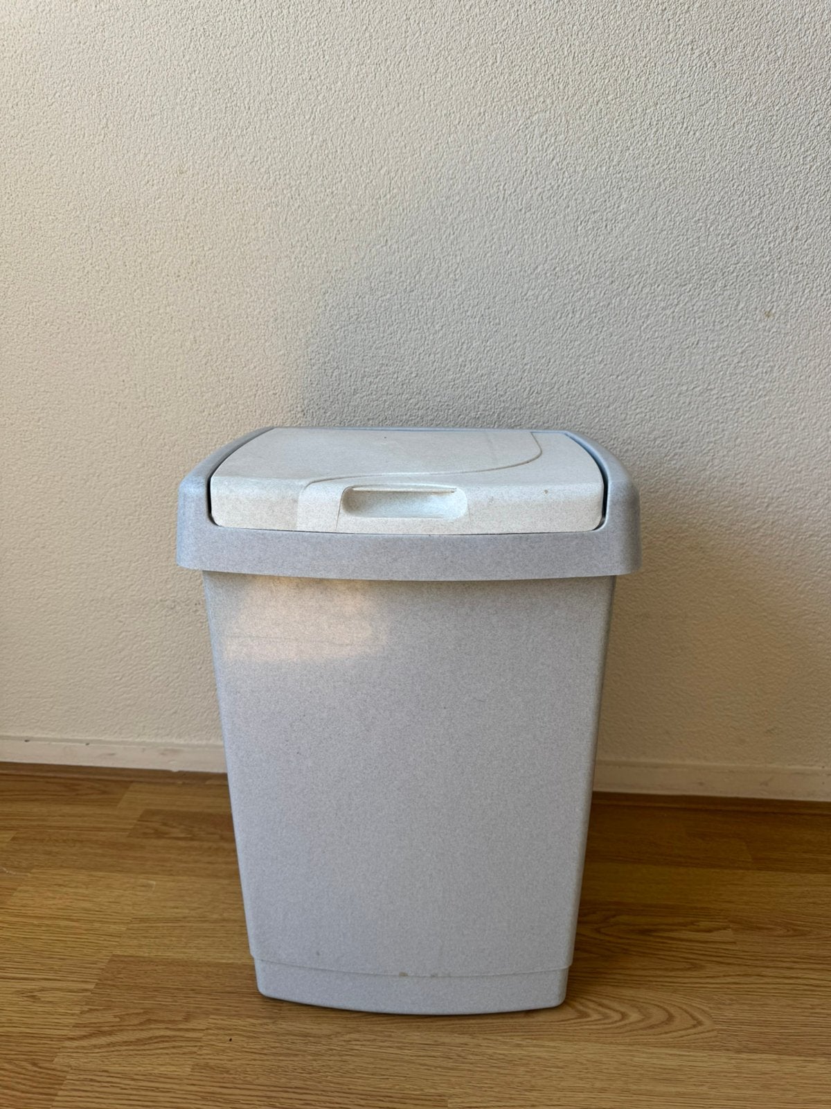 Mooie prullenbak zo goed als nieuw, 40 liter of meer, Ophalen of Verzenden, Zo goed als nieuw, Kunststof