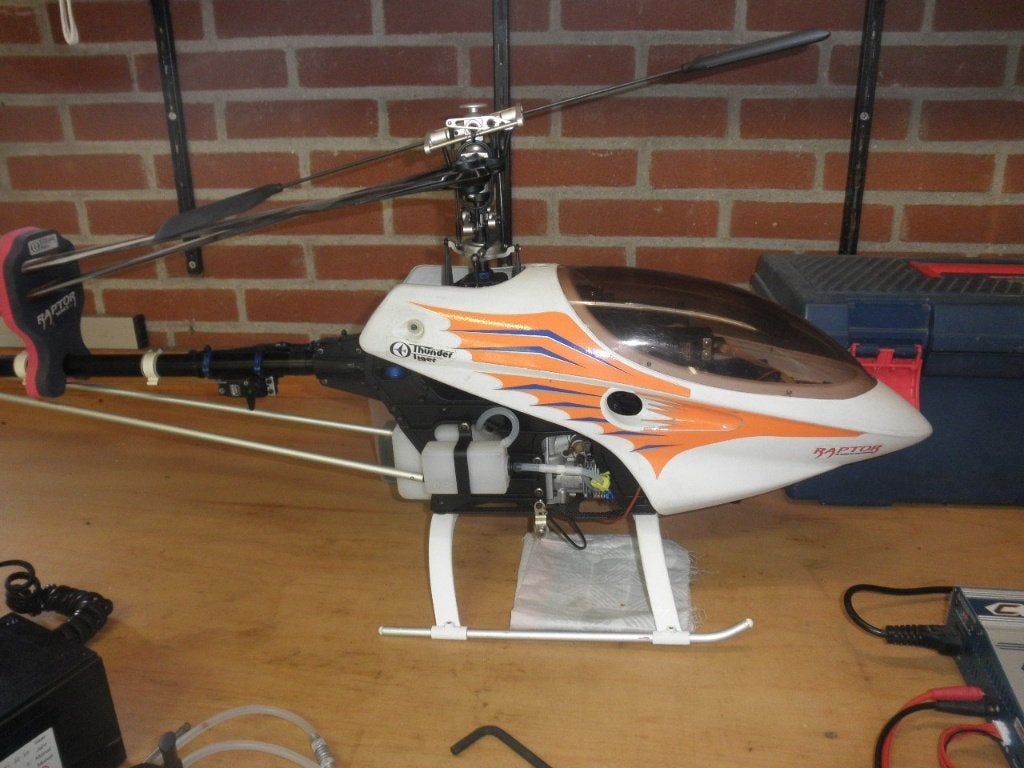 bestuurbare helicopter, Ophalen, Zo goed als nieuw, Benzine, Helikopter