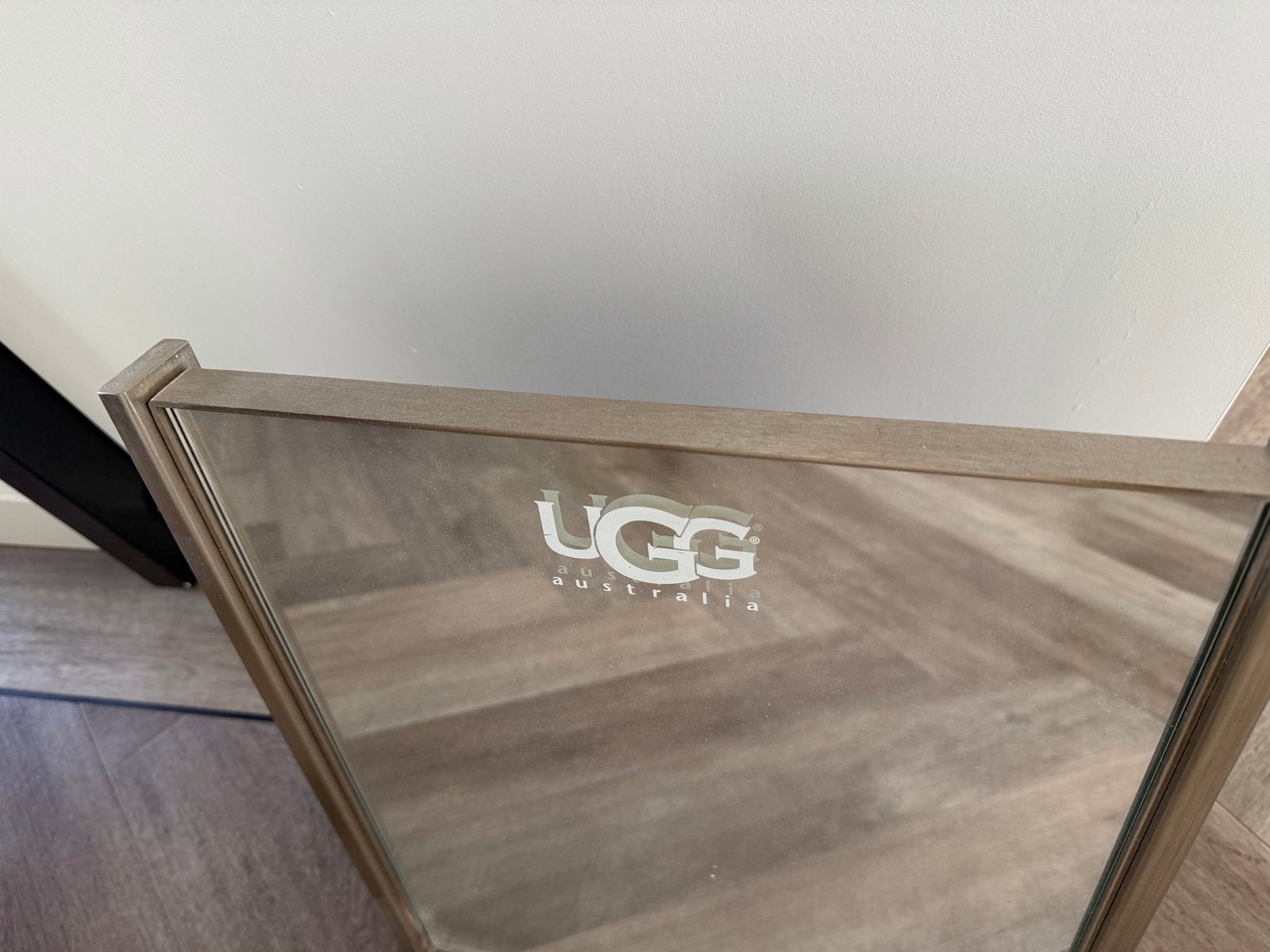 UGG Australia Schoen Spiegel - met Metalen Frame, Huis en Inrichting, Woonaccessoires | Spiegels, Ophalen, Minder dan 50 cm, Gebruikt