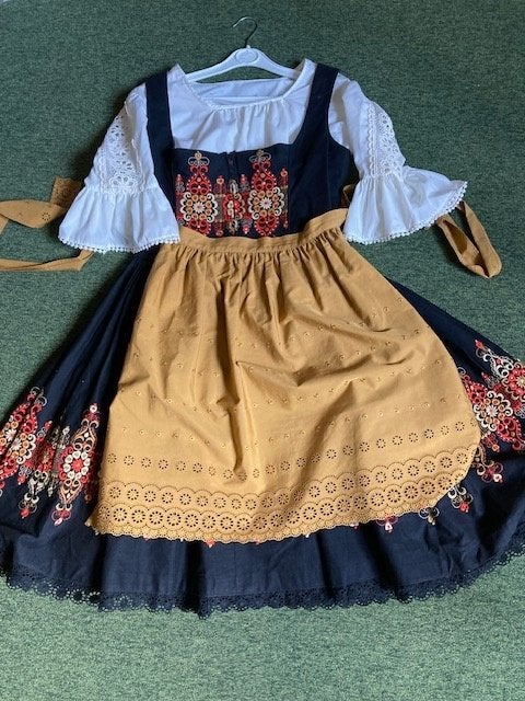 Beierse Dirndl, Carnaval, Zo goed als nieuw, Kleding, Ophalen
