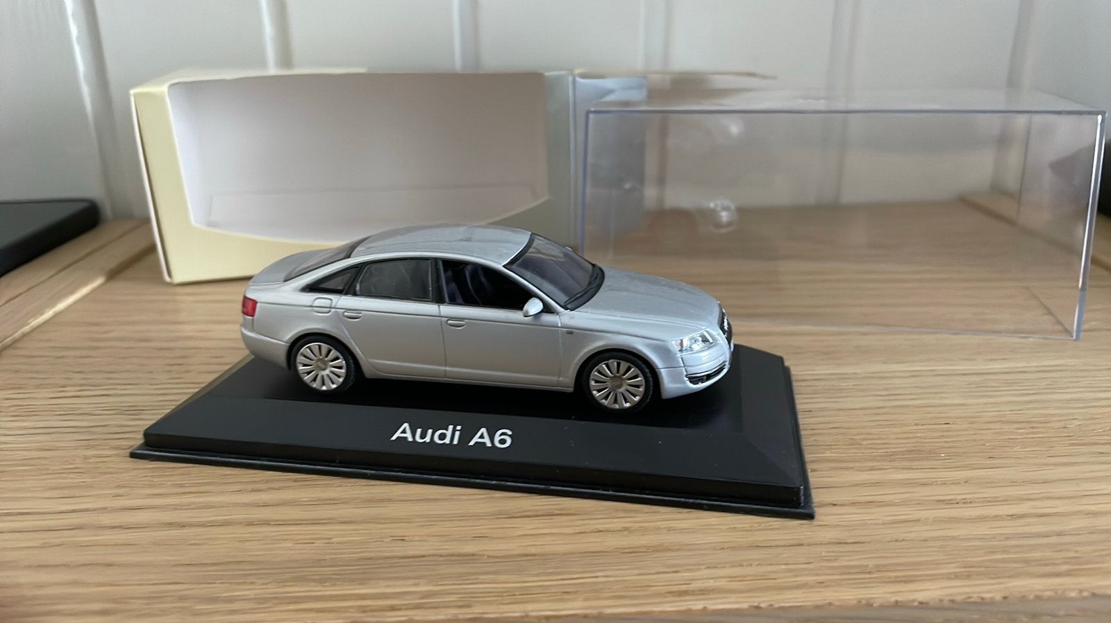 Audi A6 C6 2004 1:43, Ophalen of Verzenden, Zo goed als nieuw, Auto, MiniChamps
