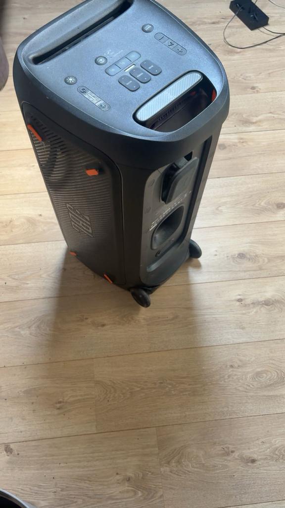 JBL partybox 310, Audio, Tv en Foto, Luidsprekers, JBL, Ophalen of Verzenden, Zo goed als nieuw, 120 watt of meer