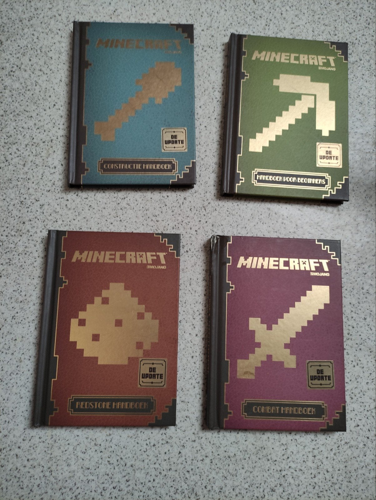 4 Minecraft Handboeken Boeken €2,50 per stuk, Boeken, Ophalen