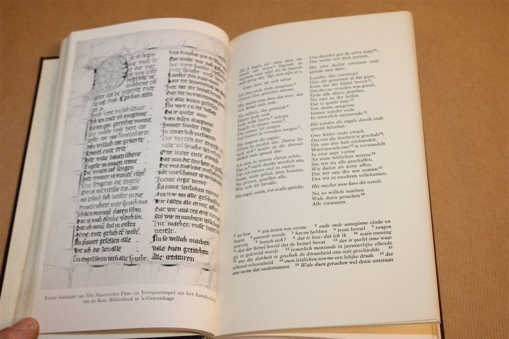 Middeleeuwse Toneelspelen — 5 Stukken [1949], Ophalen of Verzenden, Gelezen