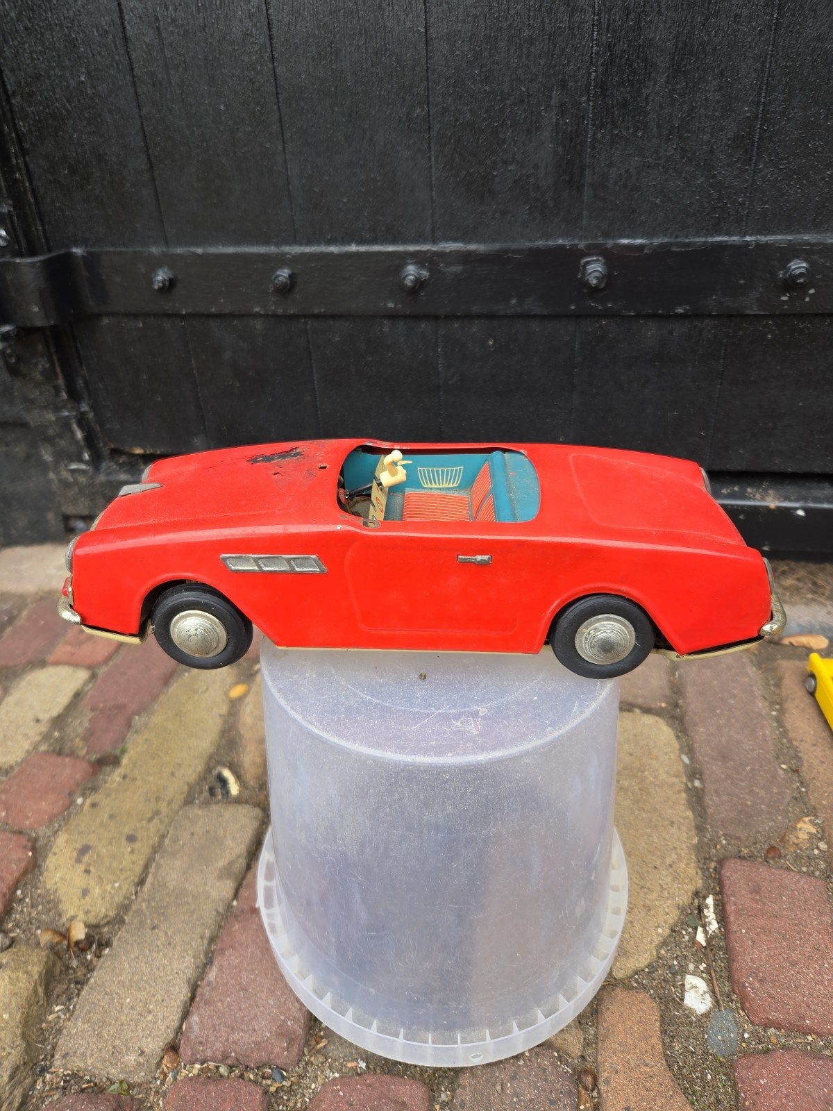 Vintage blikken speelgoedauto - Rode cabriolet, Kinderen en Baby's, Ophalen, Gebruikt