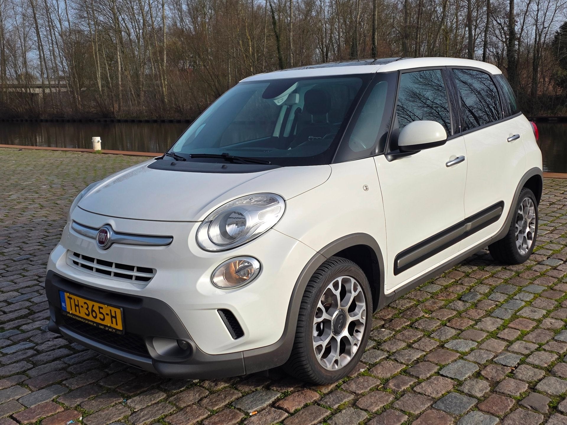 Fiat 500 L 1.6 M-Jet Trekking Zeer netjes 2e eigenaar panora, Euro 5, Gebruikt, 400 kg, Leder en Stof