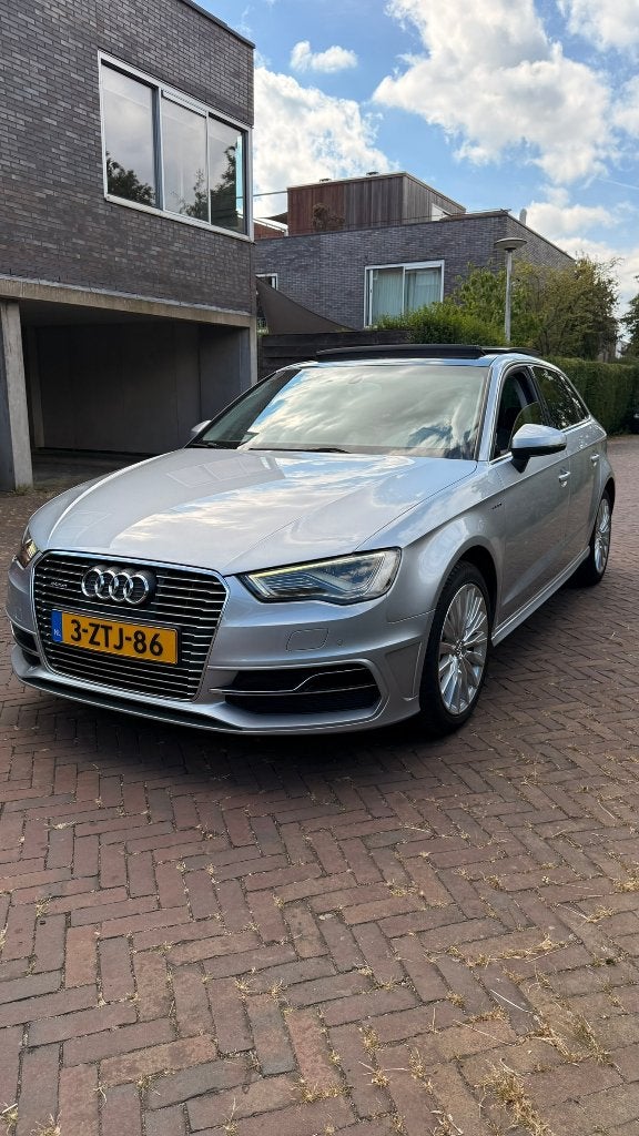 Audi A3 1.4 Tfsi 204pk E-tron Phev S Tronic 2015 Zilver, Auto's, Audi, Stof, 4 cilinders, 1395 cc, 149 pk