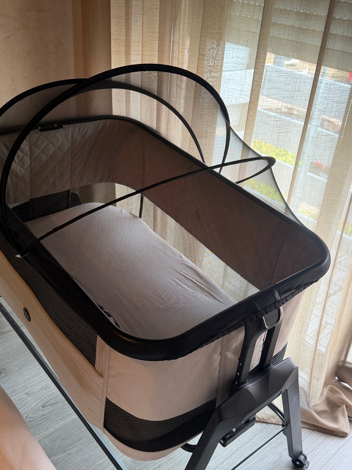 Co-sleeper Qute, Kinderen en Baby's, 85 tot 100 cm, Ophalen of Verzenden, Zo goed als nieuw, Minder dan 140 cm