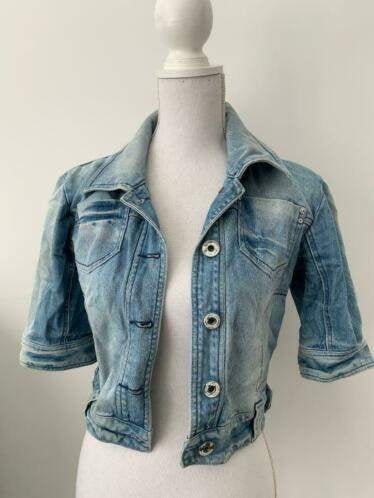 Mooie jeans jasje met borduursel maat 38!, Maat 38/40 (M), Zo goed als nieuw, Jasje, Verzenden
