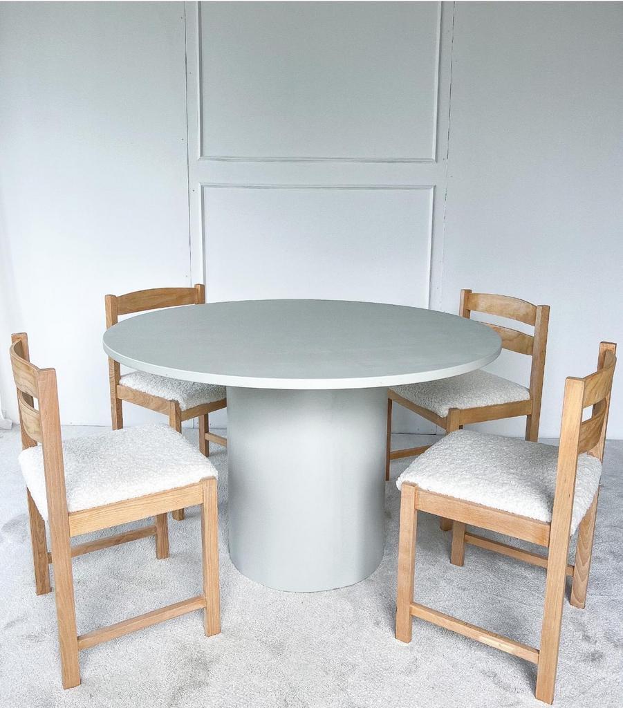 Ronde handgemaakte eettafel kiezelgrijs betonlook 120cm, Huis en Inrichting, Tafels | Eettafels, Ophalen, Gebruikt, 100 tot 150 cm