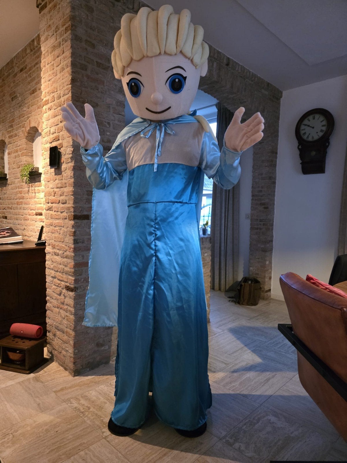 elsa mascotte pak maat L / XL te huur, Ophalen of Verzenden, Nieuw, Verjaardag