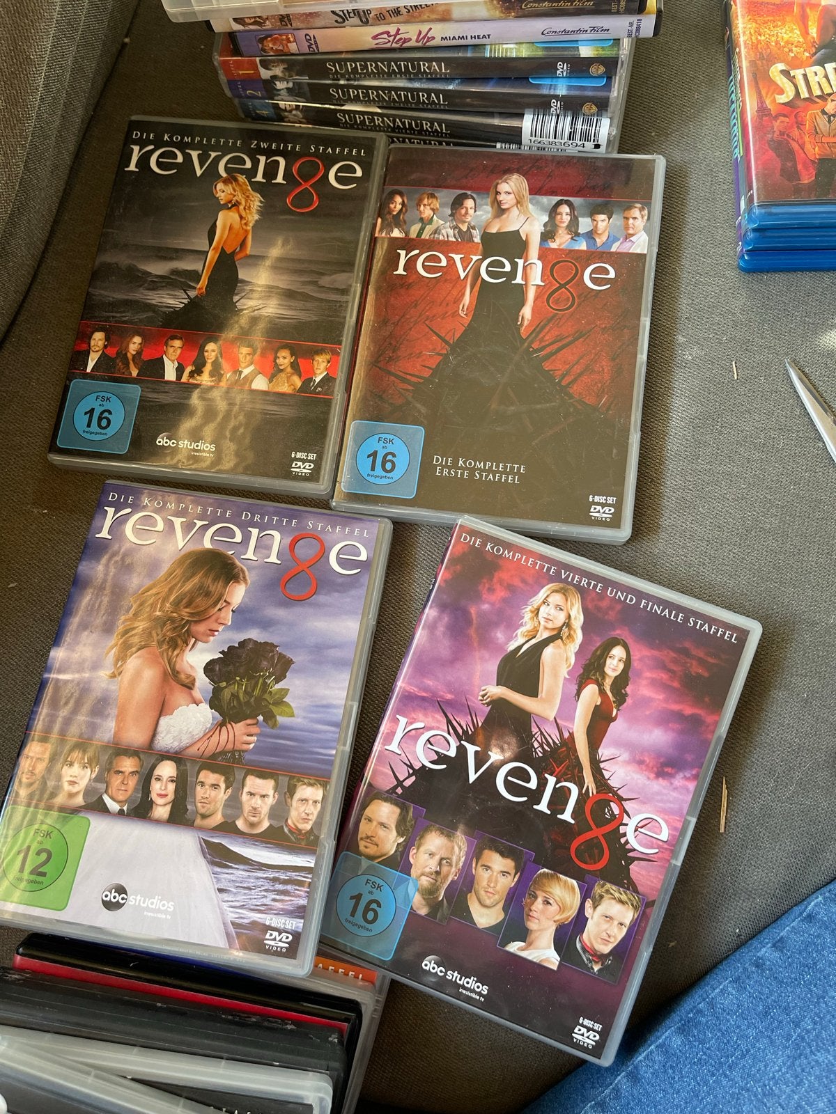 Revenge - Complete Serie DVD Box (Seizoen 1-4), Cd's en Dvd's, Dvd's | Tv en Series, Engels, Vanaf 16 jaar, Nederlands, Drama
