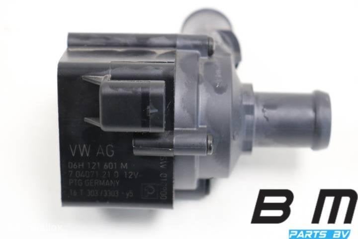 Extra waterpomp Audi RS4 8W 06H121601M, Gebruikt