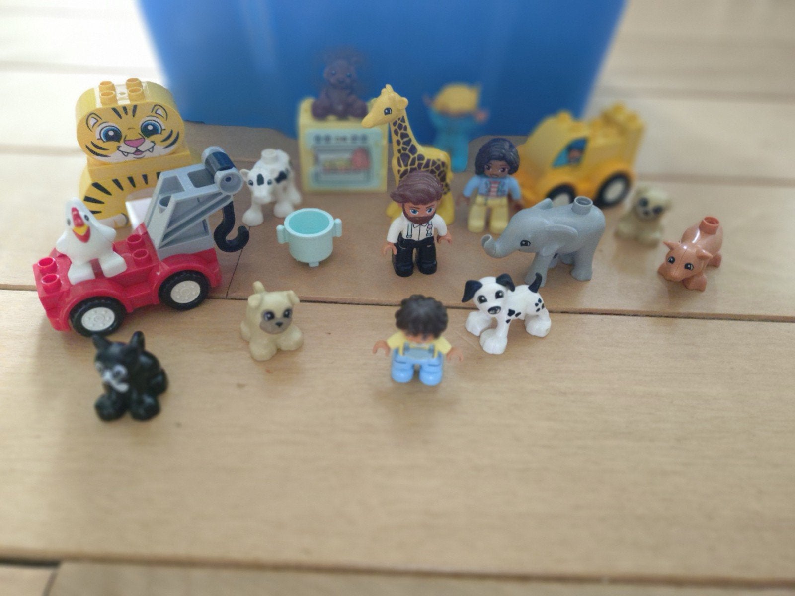 Duplo assortiment blokken poppen dieren met grondplaat, Kinderen en Baby's, Speelgoed | Duplo en Lego, Ophalen, Gebruikt, Duplo