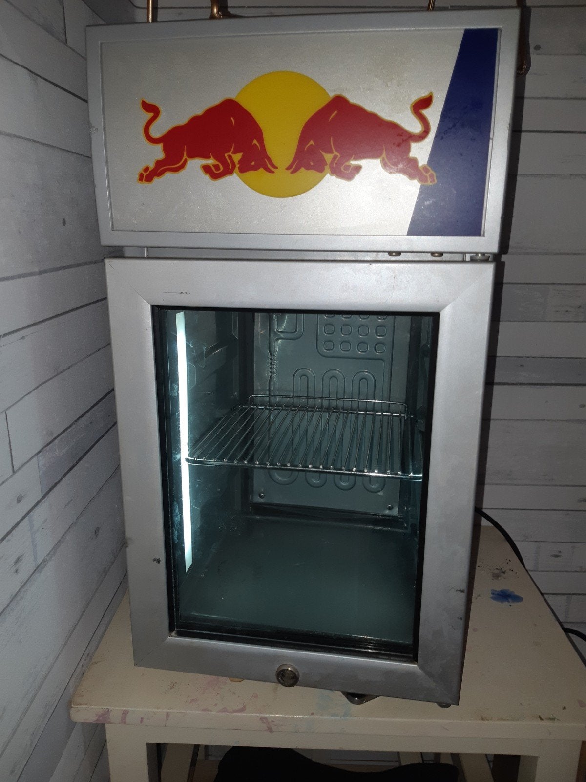 Red Bull mini koelkast - Perfect voor drankjes, Ophalen, Minder dan 75 liter, Zonder vriesvak, Gebruikt
