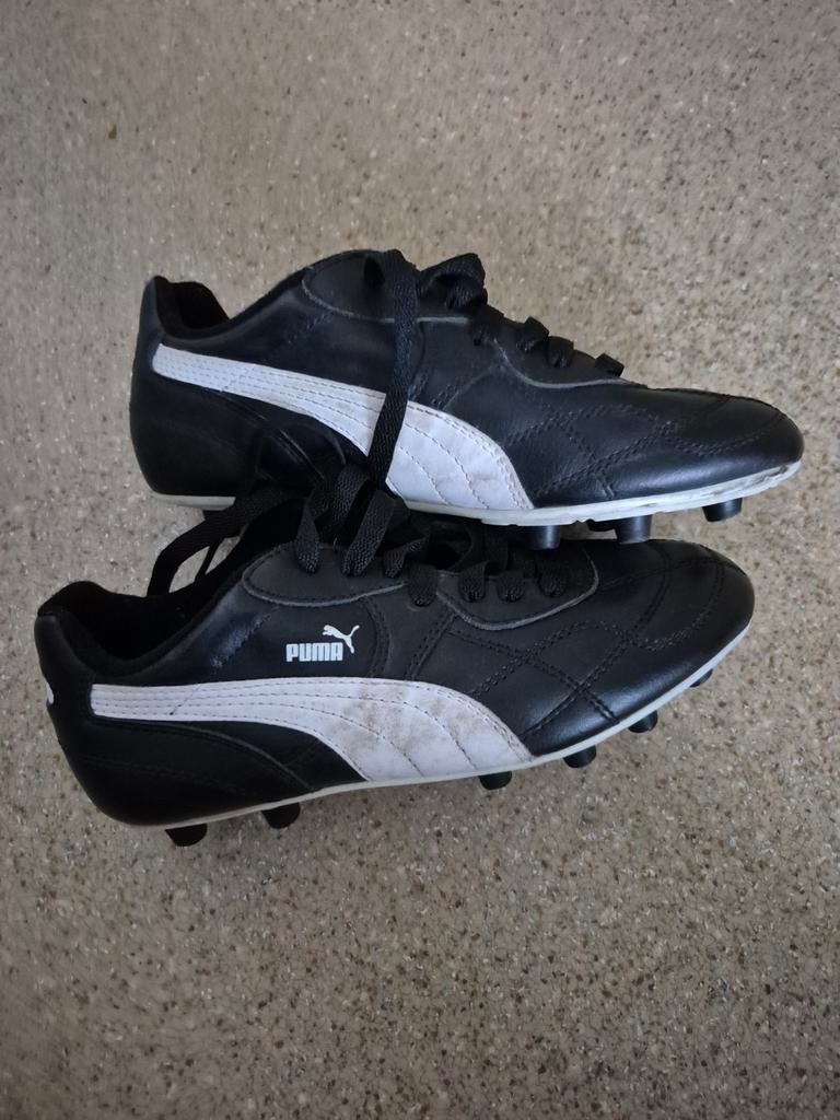 Puma Voetbalschoenen Zwart/Wit, Maat XS of kleiner, Ophalen of Verzenden, Gebruikt, Schoenen