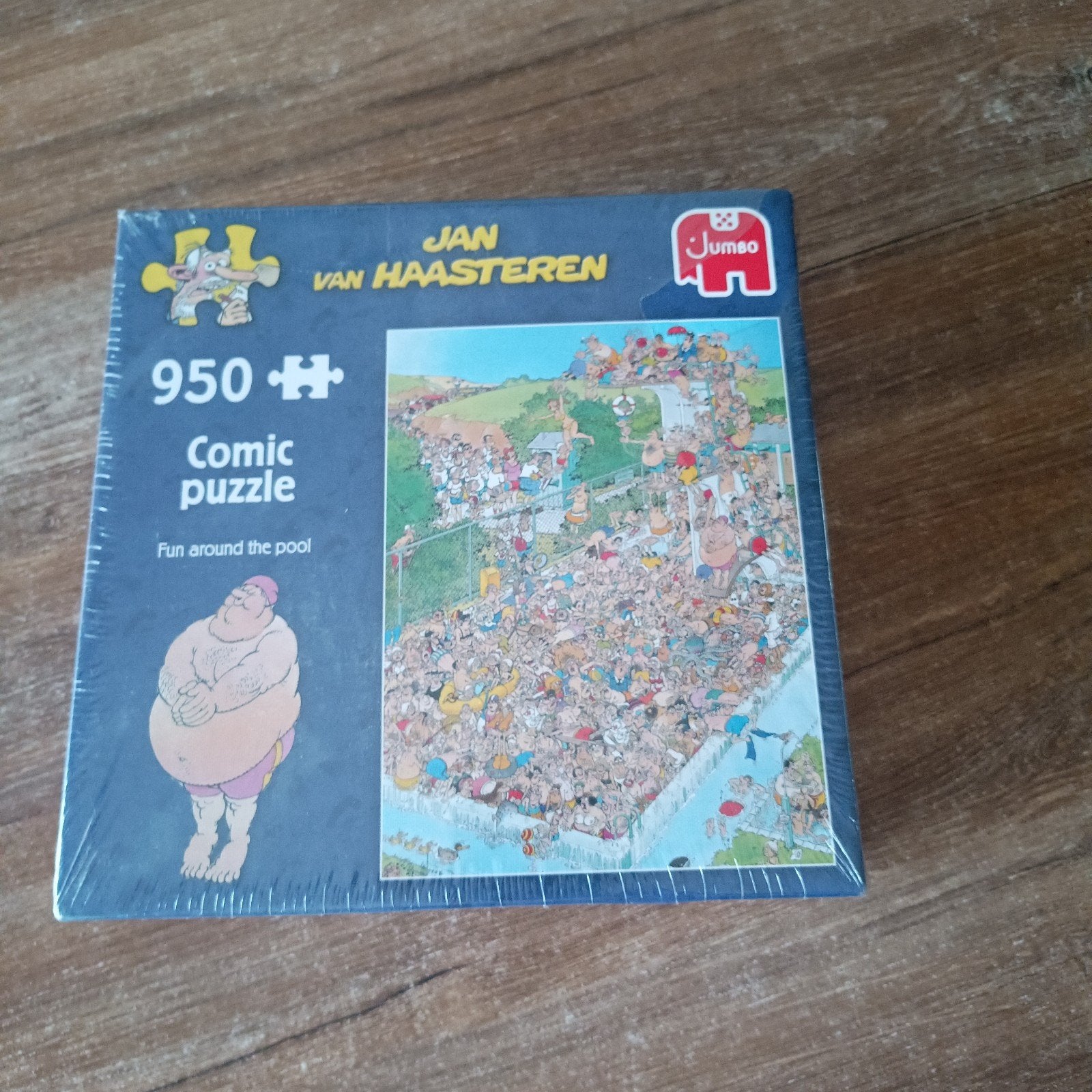 Jan van Haasteren Puzzel - Fun around the pool (950+), Hobby en Vrije tijd, Denksport en Puzzels, Ophalen of Verzenden, 500 t/m 1500 stukjes