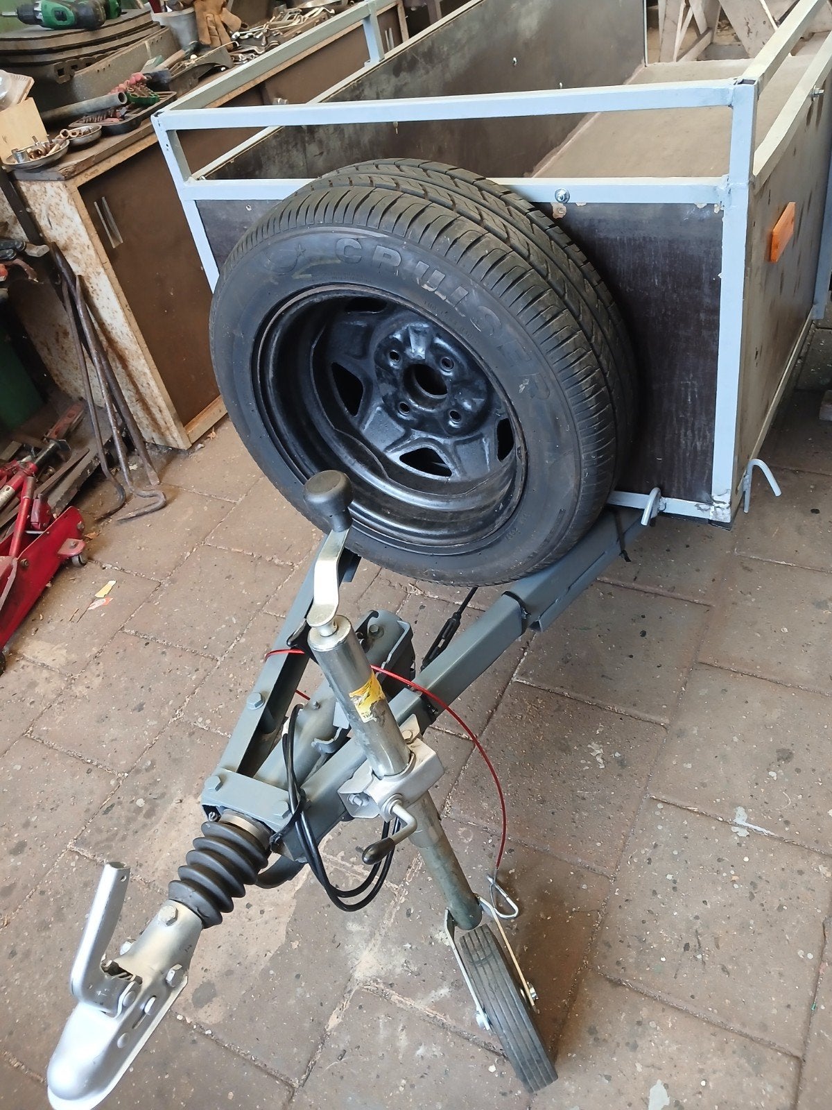 compleet gerenoveerd aanhangwagen, Ophalen, Nieuw