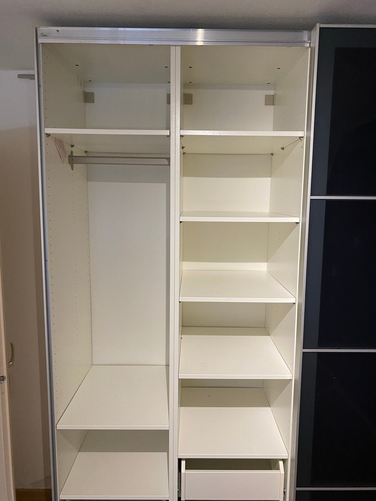 Diverse IKEA meubels: kledingkasten, douchekast, hangkastjes, Ophalen, Kunststof, Gebruikt, 100 tot 150 cm