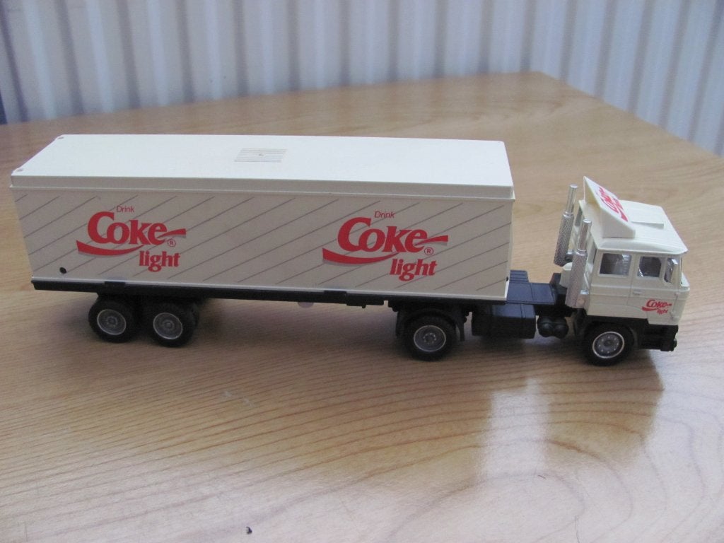 Daf F 2800 truck met Coke- light oplegger 1:43, Ophalen of Verzenden, Zo goed als nieuw, Bus of Vrachtwagen, Overige merken