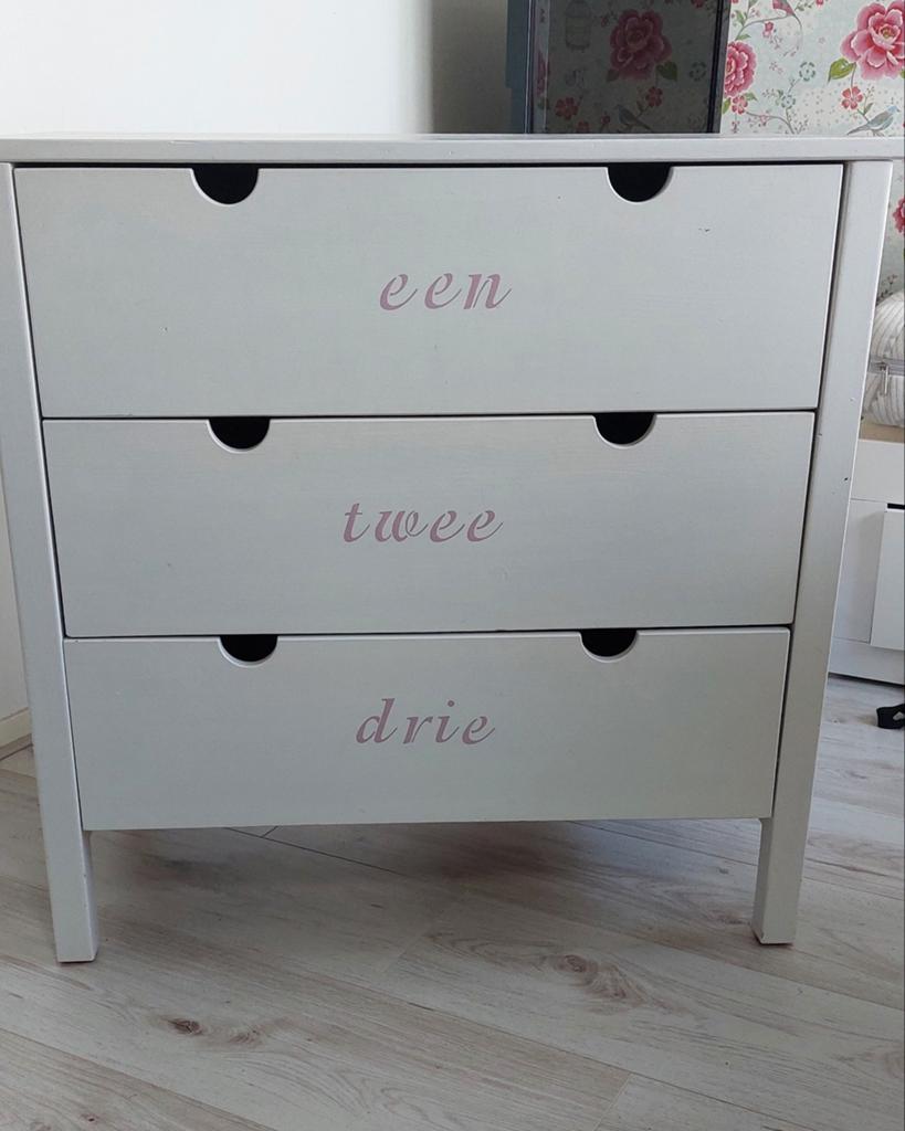 Commode baby/kinderkamer, Ophalen, 50 tot 100 cm, Zo goed als nieuw, 3 of 4 laden