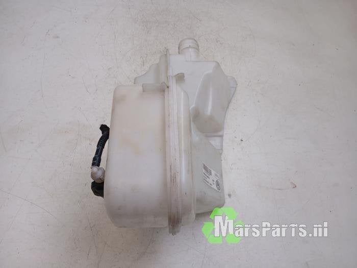 Ruitensproeiertank voor van een Volkswagen T-Cross, Gebruikt, -, Volkswagen, -