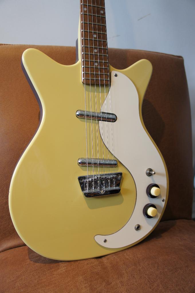 Danelectro DC59, Korea (met upgrades), Ophalen, Gebruikt, Semi-solid body, Overige merken