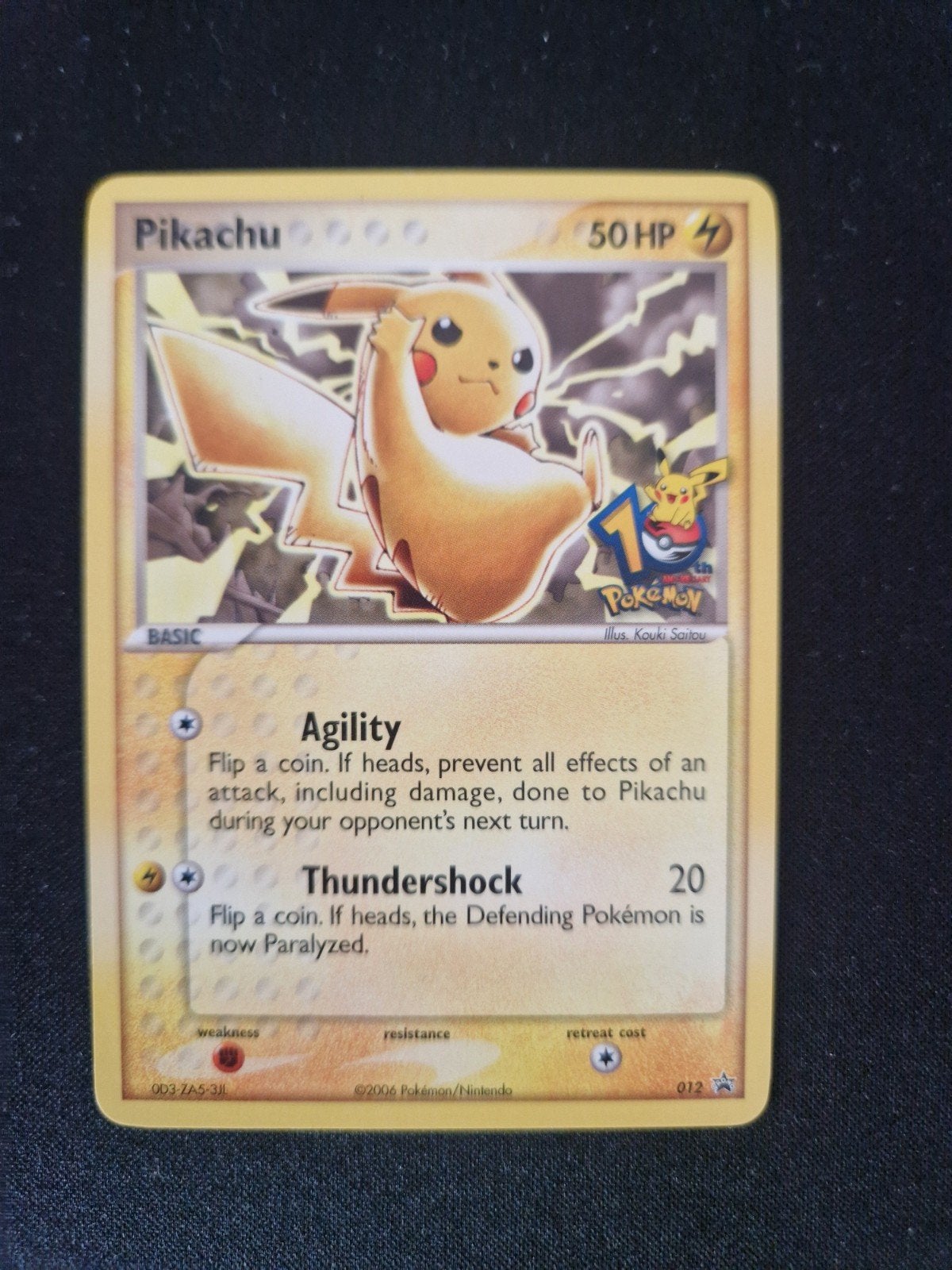Pikachu Pokémon promo kaart. 10 years stamp. TCG Nintendo, Ophalen of Verzenden, Zo goed als nieuw, Losse kaart