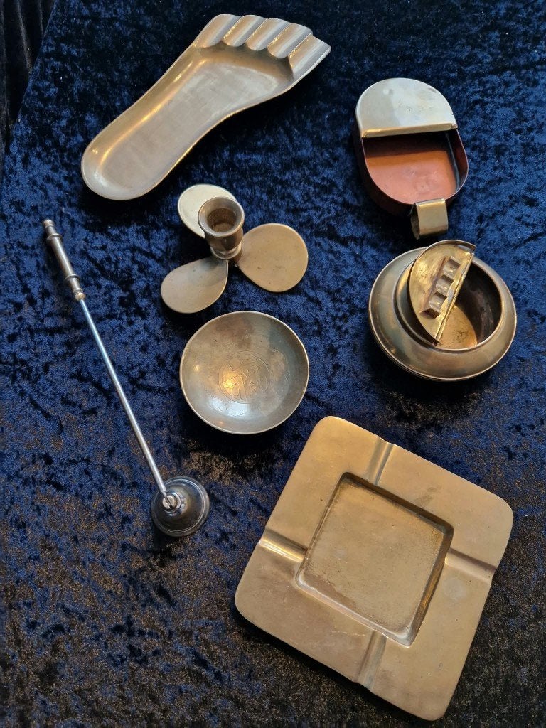 Messing snuisterijen, Ophalen
