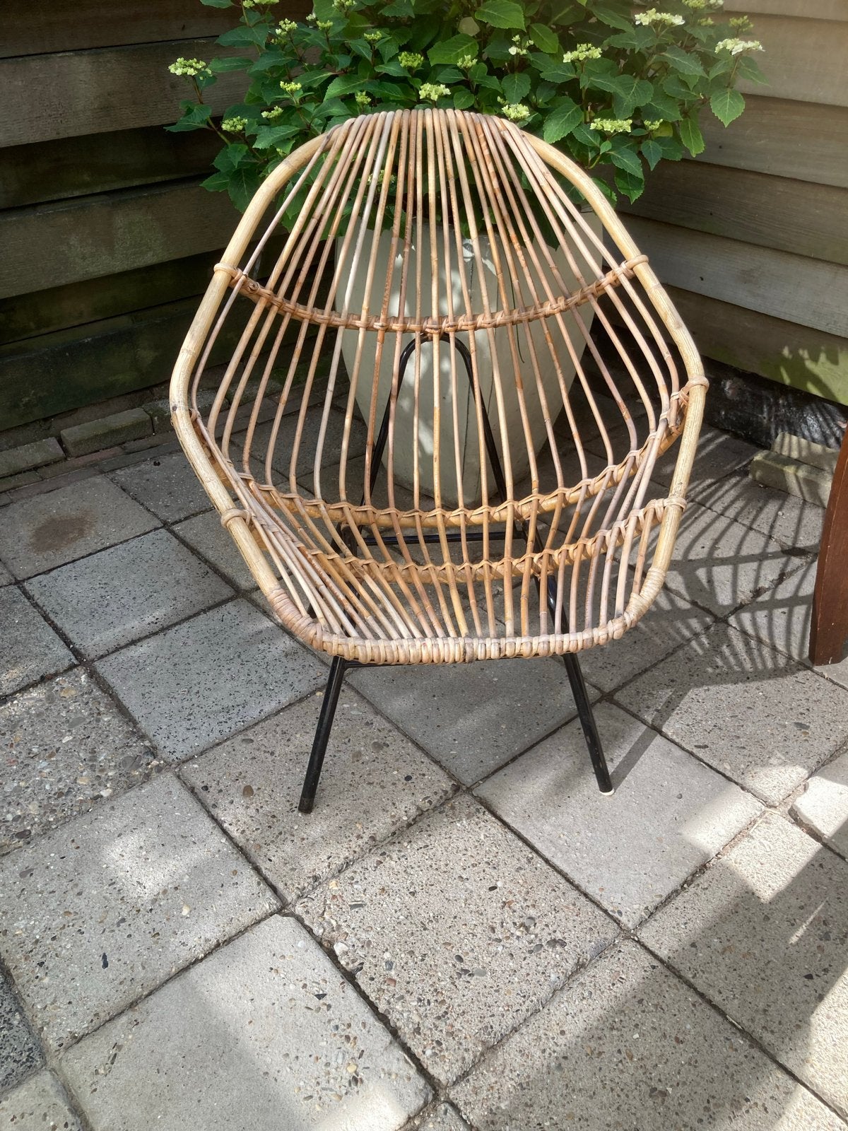 Rotan tuinstoel - Vintage design, Tuin en Terras, Tuinstoelen, Gebruikt, Rotan, Ophalen of Verzenden