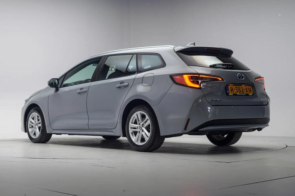 Toyota Corolla TOURING SPORTS 1.8 Hybrid Active Aut. [ Camer, Auto's, Automaat, 1345 kg, Gebruikt, 750 kg