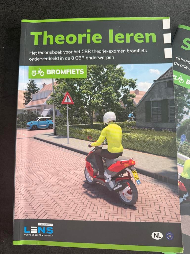 Theorie leren bromfiets - CBR theorie-examen, Boeken, Studieboeken en Cursussen, Ophalen of Verzenden, Zo goed als nieuw, Overige niveaus
