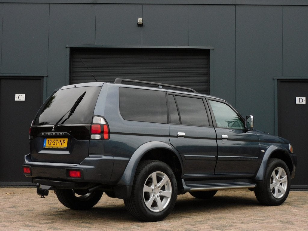 Mitsubishi Pajero Sport 3.0 V6 Intense 4x4! TOPSTAAT! LEER!, Auto's, Automaat, Gebruikt, Zwart, 2800 kg