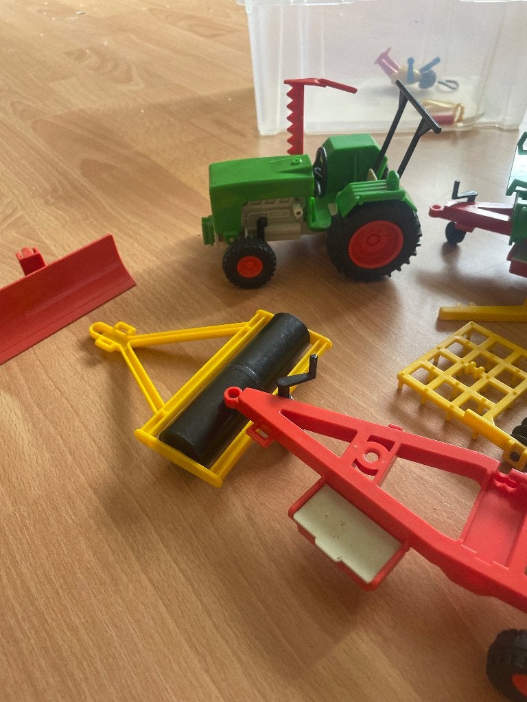 Speelgoed tractor met allerlei, Ophalen, Gebruikt