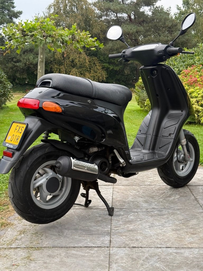 Foto 3 van ⭐️Piaggio Typhoon 50cc 2 takt glans zwart Brom nette staat⭐️