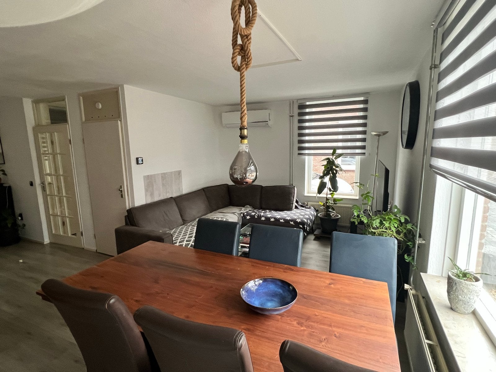 Eettafel, Ophalen