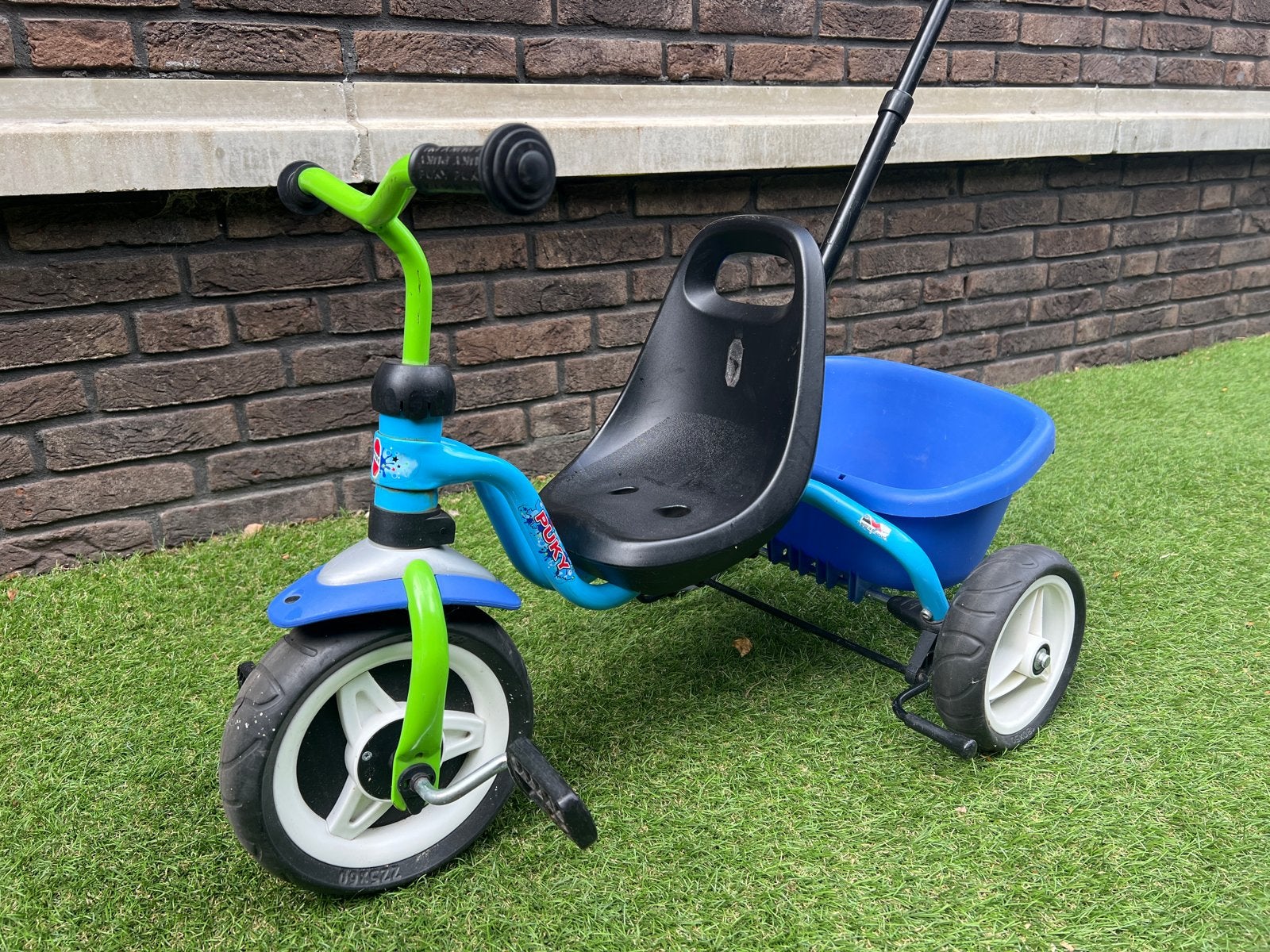 Puky driewieler met laadbak en duwstok, Fietsen en Brommers, Ophalen, Gebruikt, Duwstang