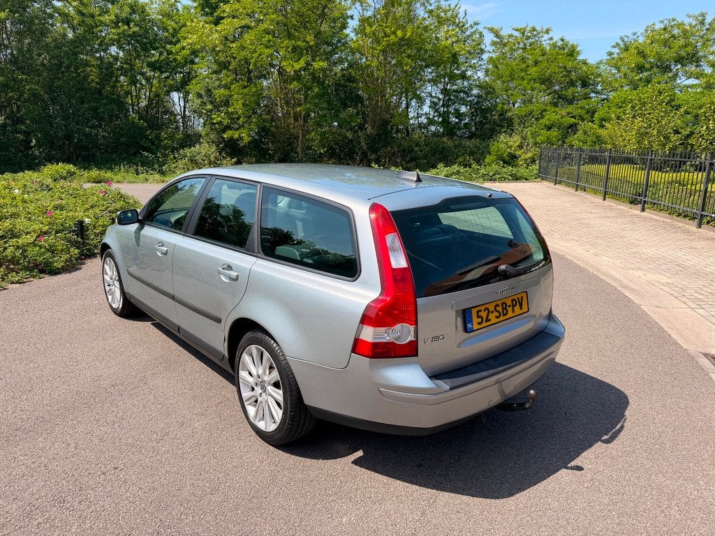 Volvo V50 1.8 Edition II AIRCO CR,CONTR LM VELGEN TREKHAAK, Voorwielaandrijving, Zwart, 4 cilinders, Parkeersensor