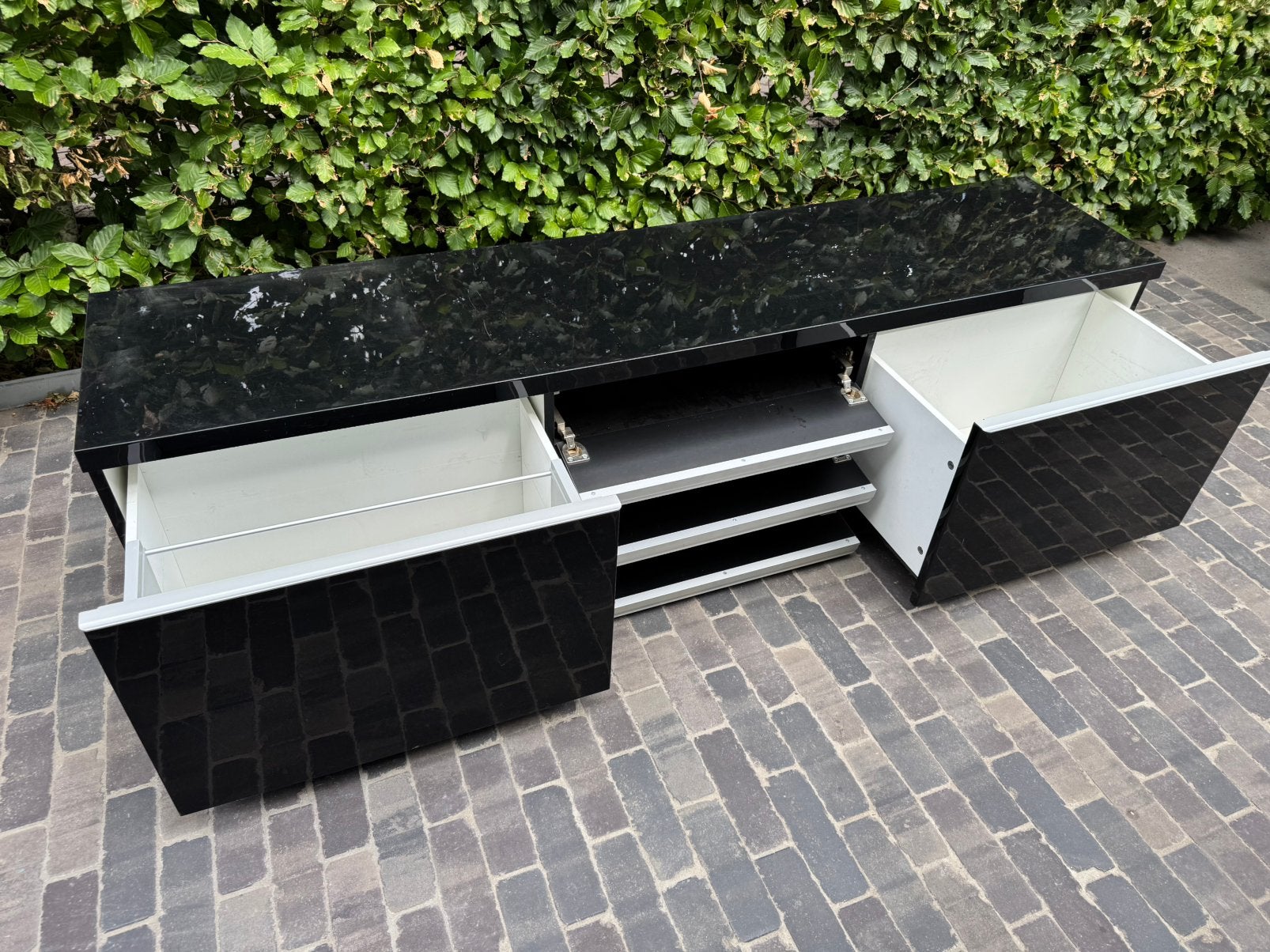 Tv meubel / kast dressoir, Tuin en Terras, Ophalen, Minder dan 30 cm, Rond, Zo goed als nieuw