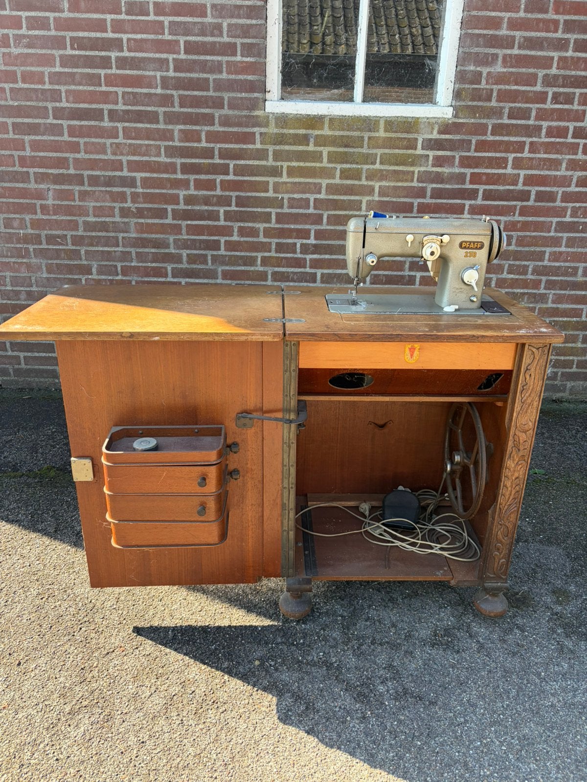 PFAFF naaimachine antiek, Ophalen