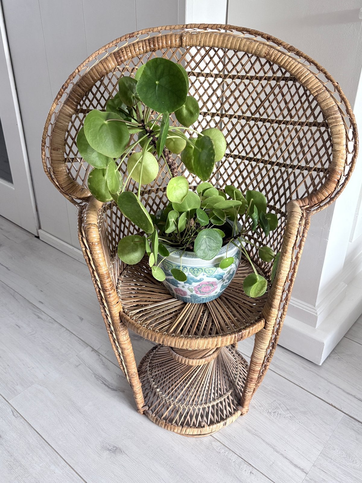 Vintage rotan pauwstoeltje voor kind., Ophalen, Zo goed als nieuw