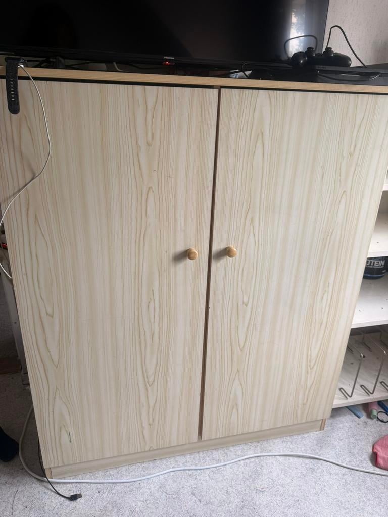 Twee kasten, Ophalen, Gebruikt, 100 tot 150 cm, 100 tot 150 cm