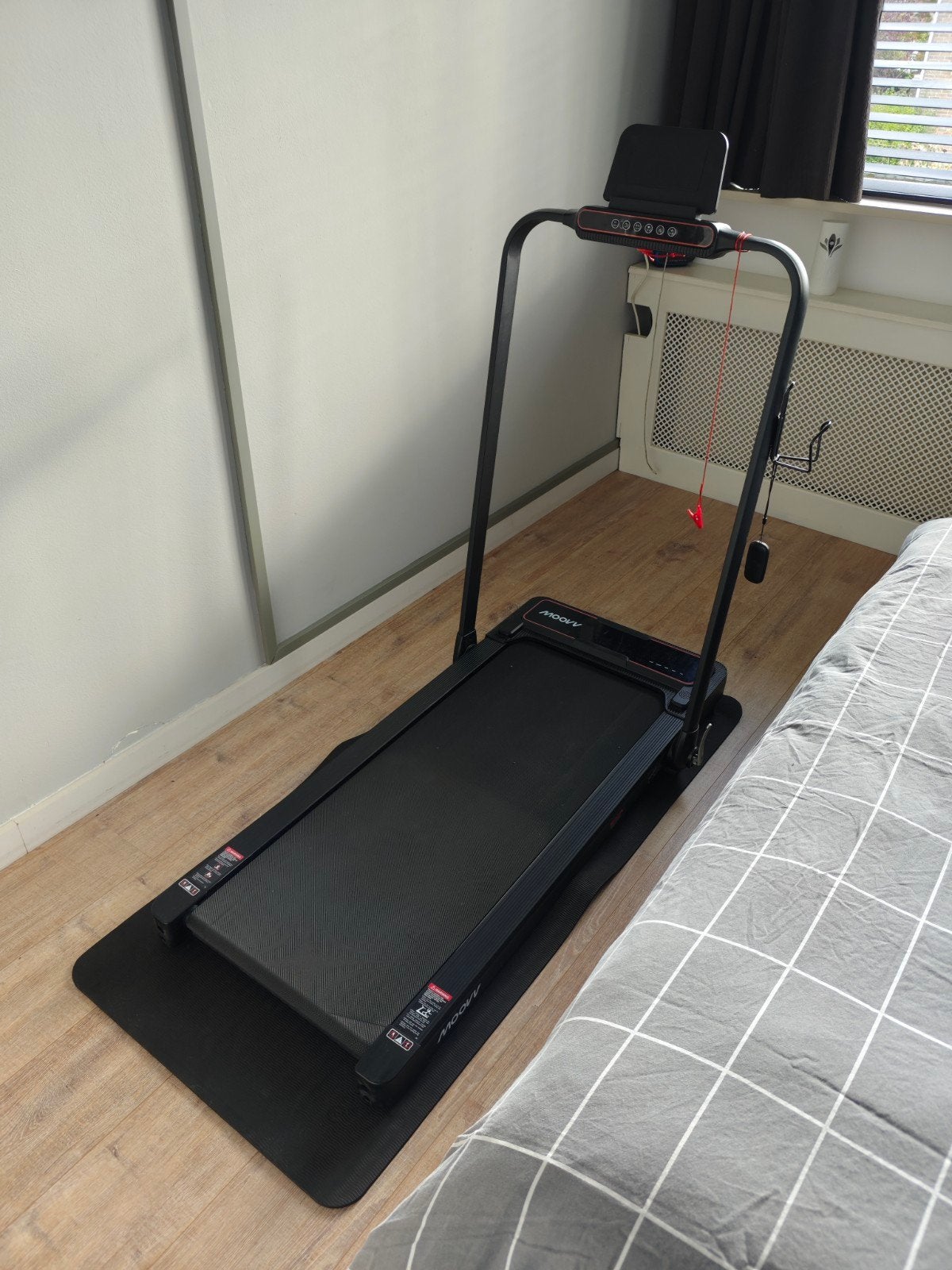Moovv V2 Pro Loopband met  incline en tablethouder - ZGAN, Ophalen, Zo goed als nieuw, Loopband
